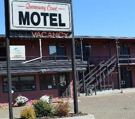 Queensway Court Motel Prince George Bagian luar foto