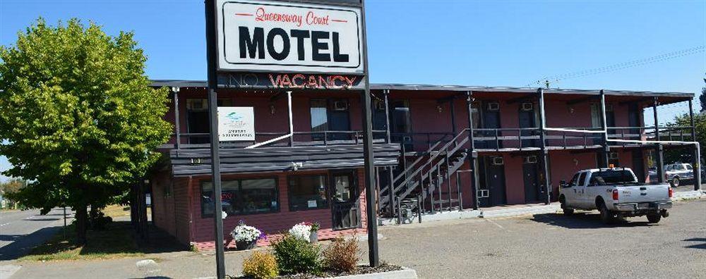 Queensway Court Motel Prince George Bagian luar foto