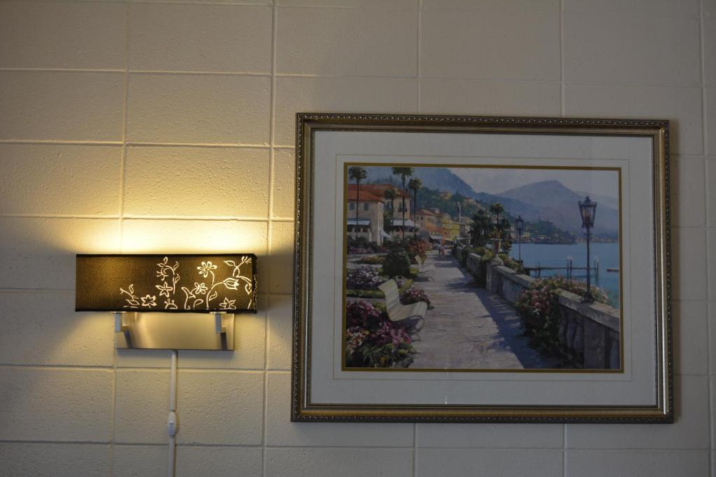 Queensway Court Motel Prince George Bagian luar foto