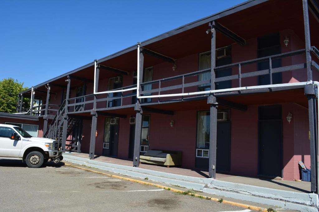 Queensway Court Motel Prince George Bagian luar foto