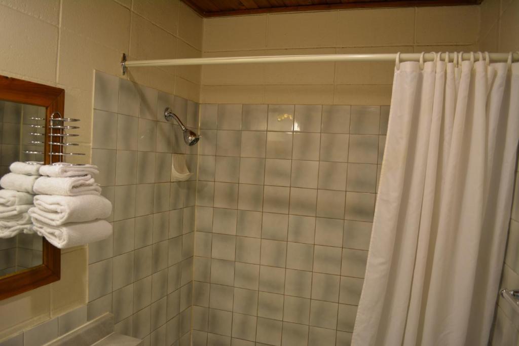 Queensway Court Motel Prince George Bagian luar foto