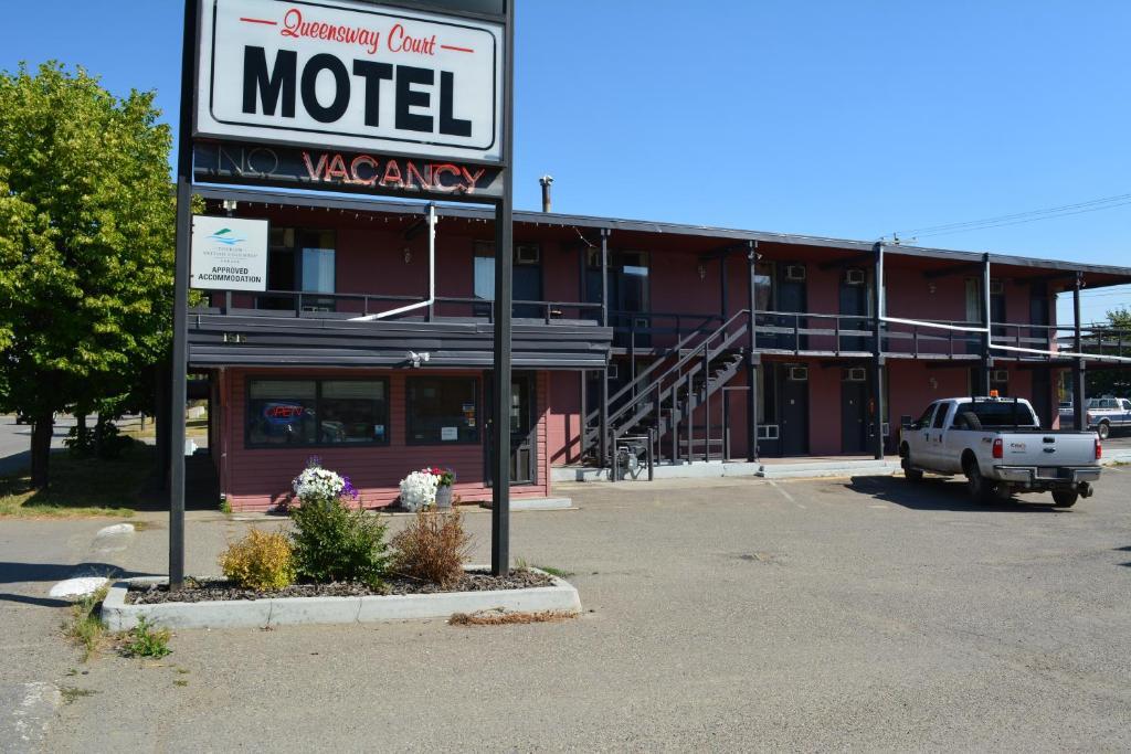 Queensway Court Motel Prince George Bagian luar foto