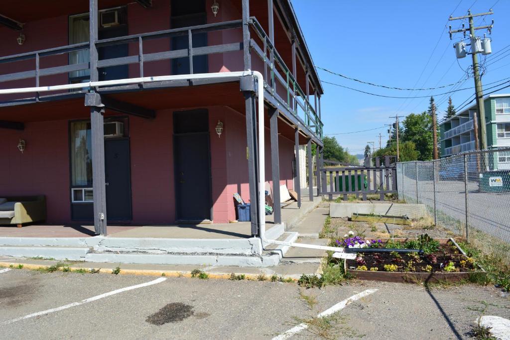 Queensway Court Motel Prince George Bagian luar foto